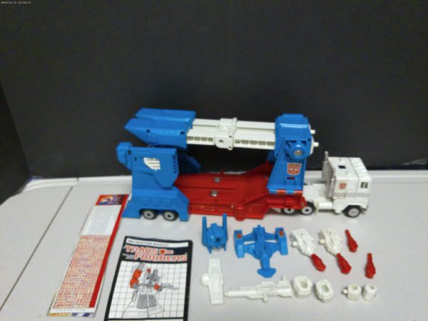 Transformers G1 Ultra Magnus (Plastic Wheel)