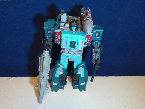 Transformers Earthrise WFC Double Dealer