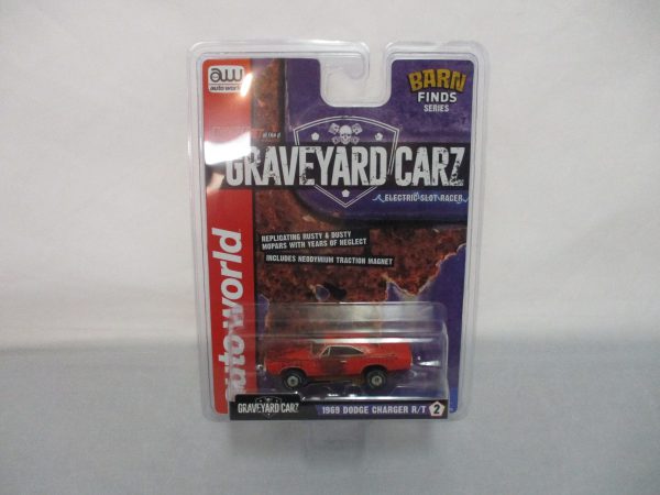 Auto World Graveyard Carz Barn Finds Series 1969 Dodge Charger Electric Slot Racer