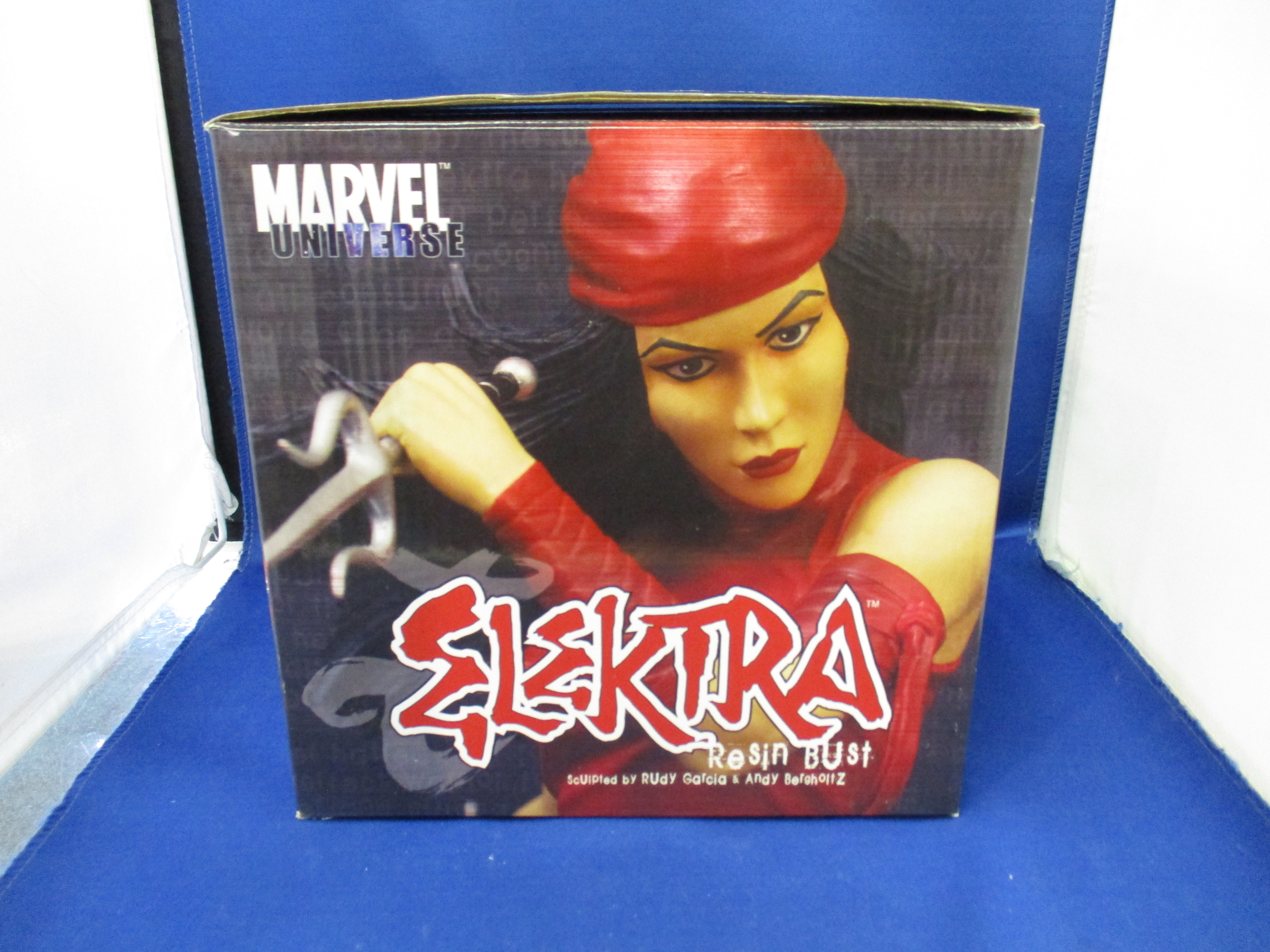 Diamond Select Marvel Elektra Resin Bust