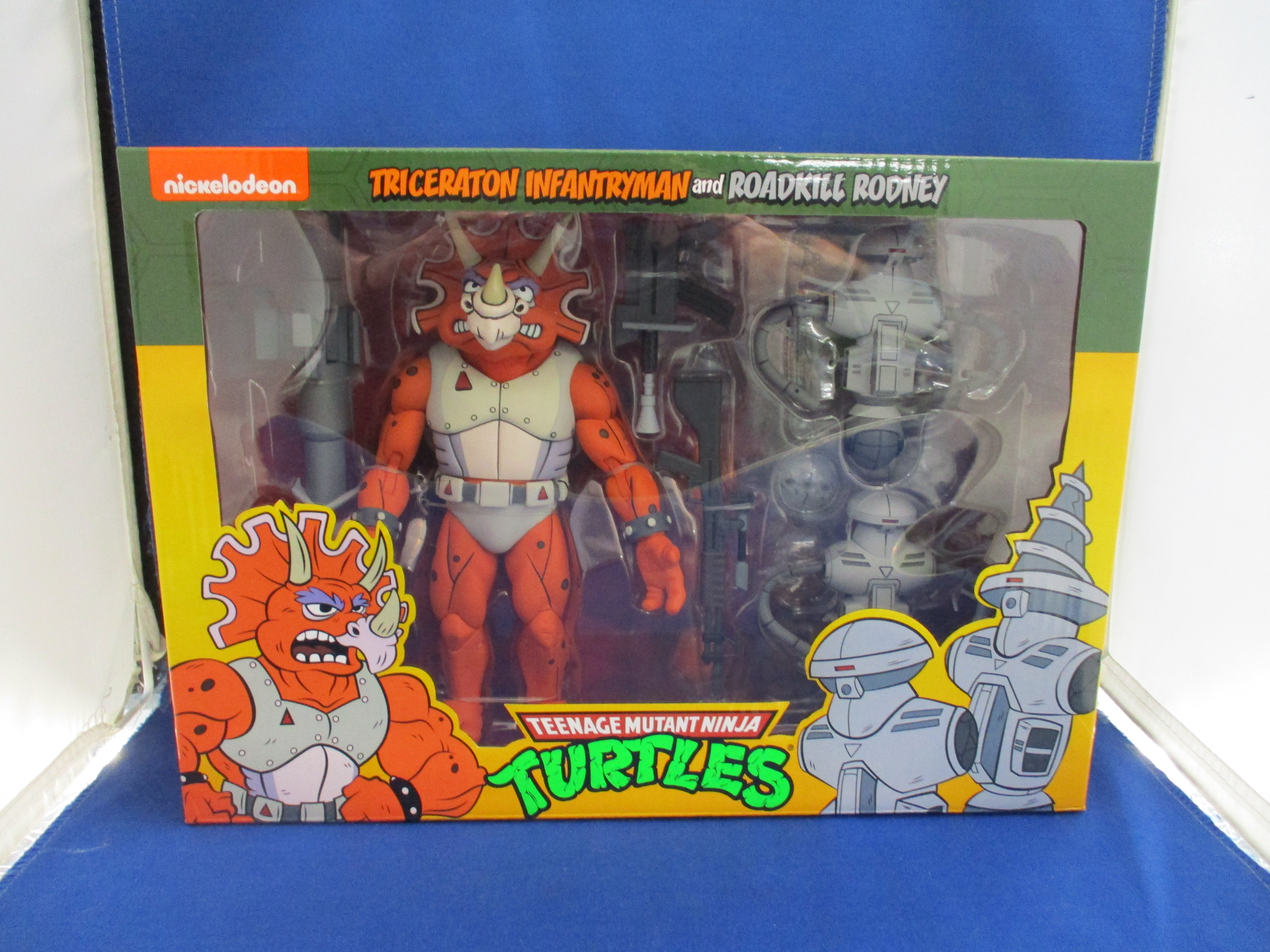 NECA TMNT Triceraton Infantryman & Roadkill Rodney