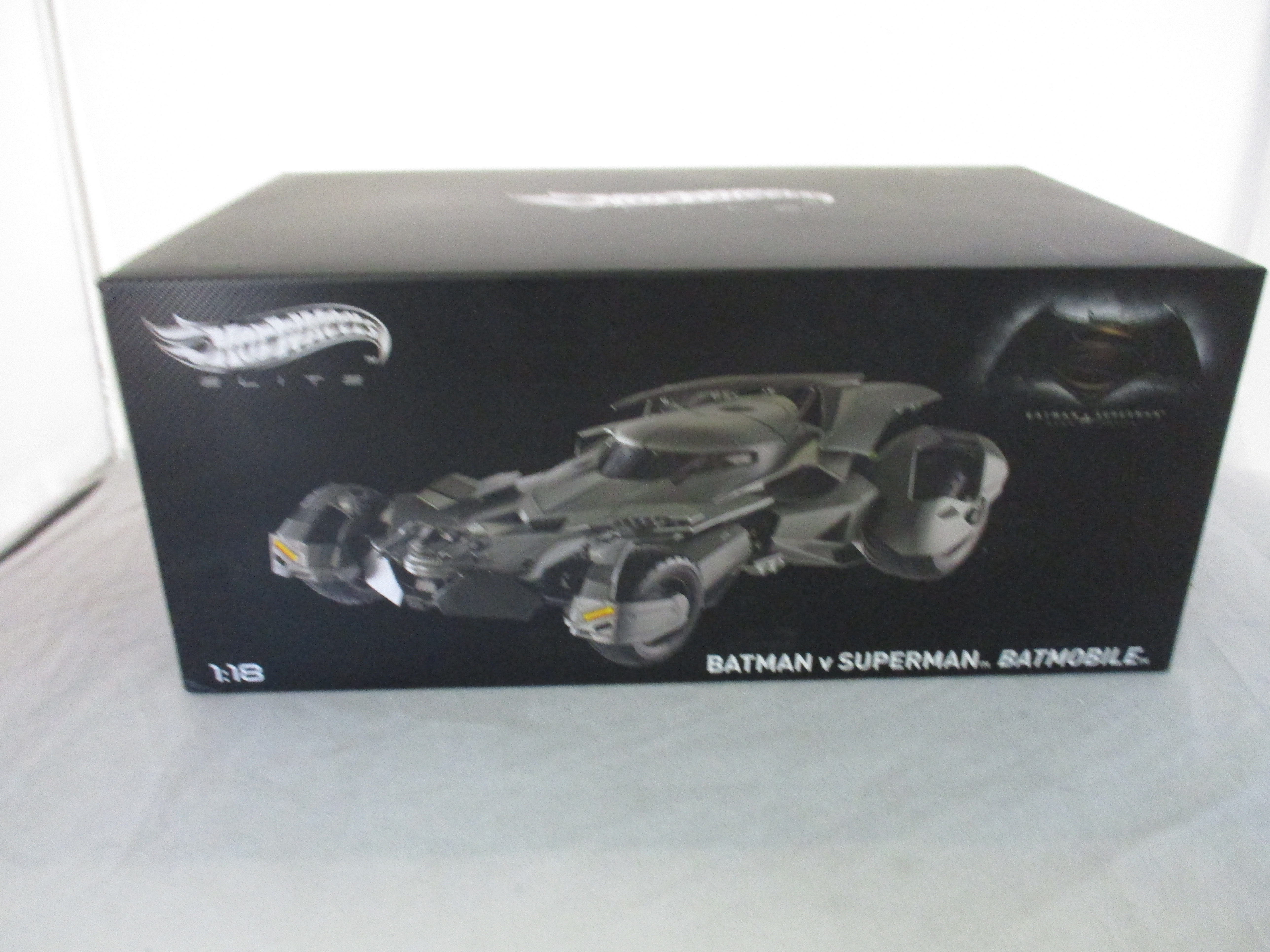 Hot Wheels Elite Vehicle Batman vs Superman: Dawn of Justice - Batmobile 1:18 Scale