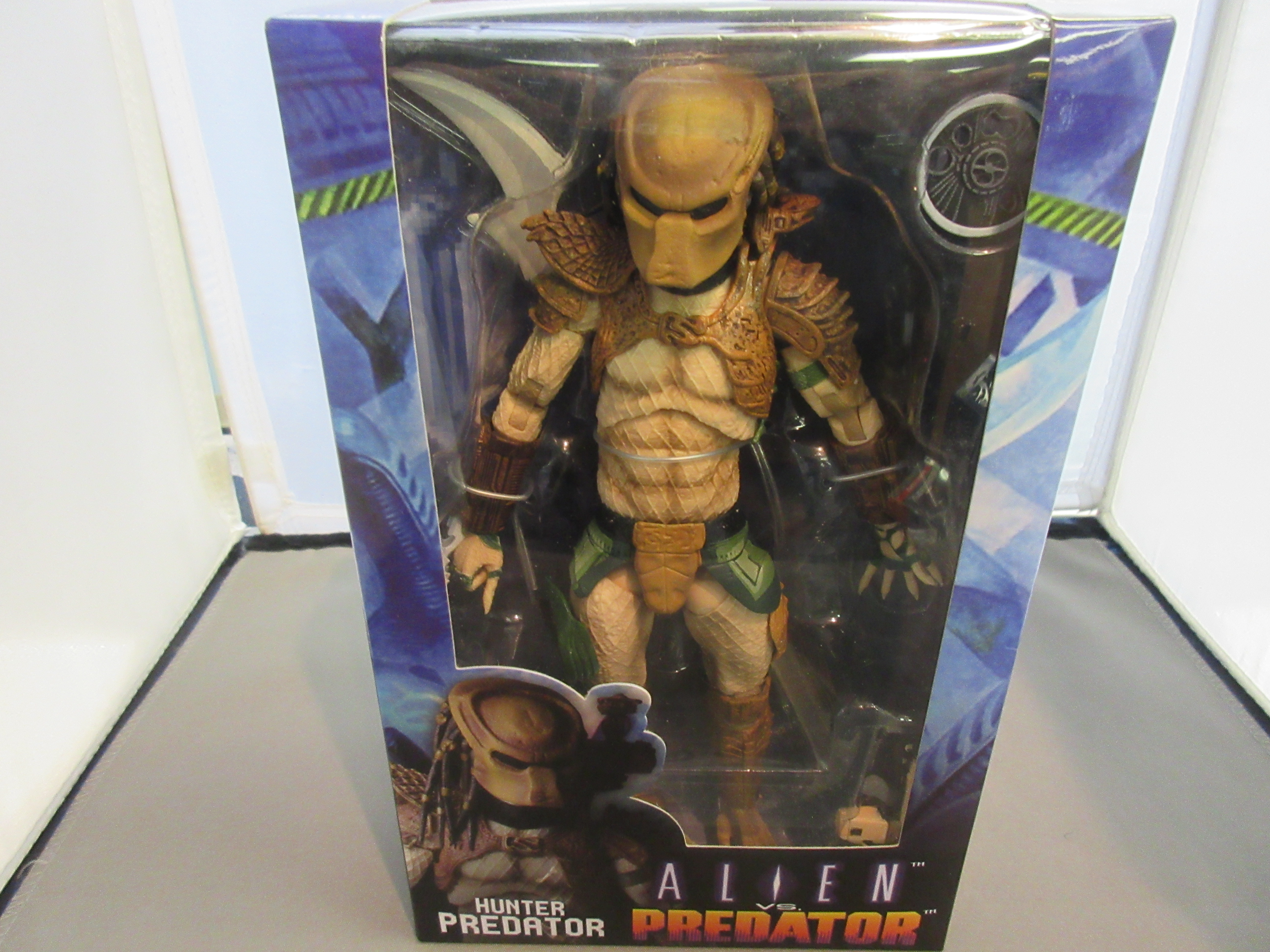 NECA Alien vs. Predator Video Game Hunter Predator
