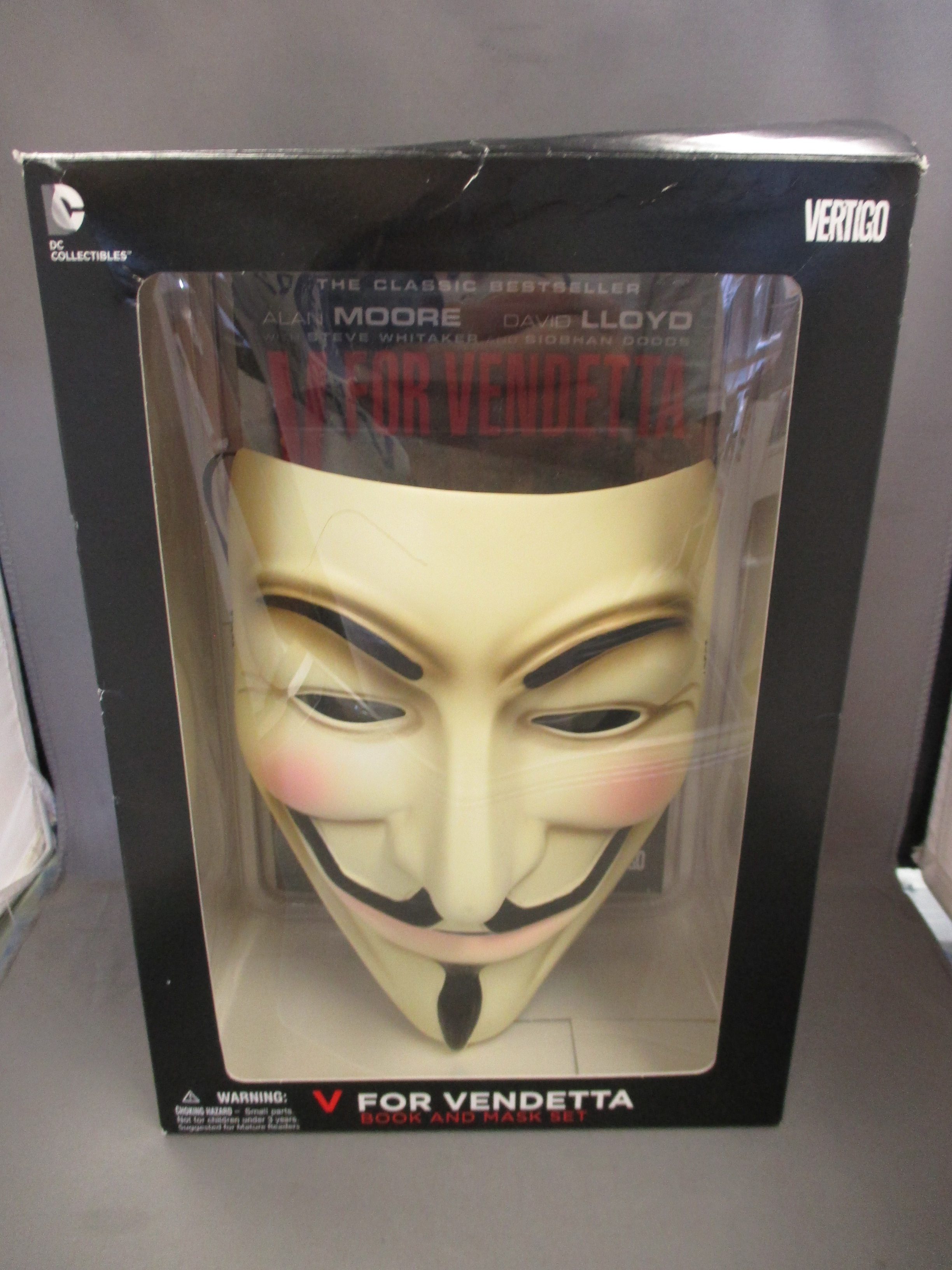 Vertigo V for Vendetta Book and Mask Set