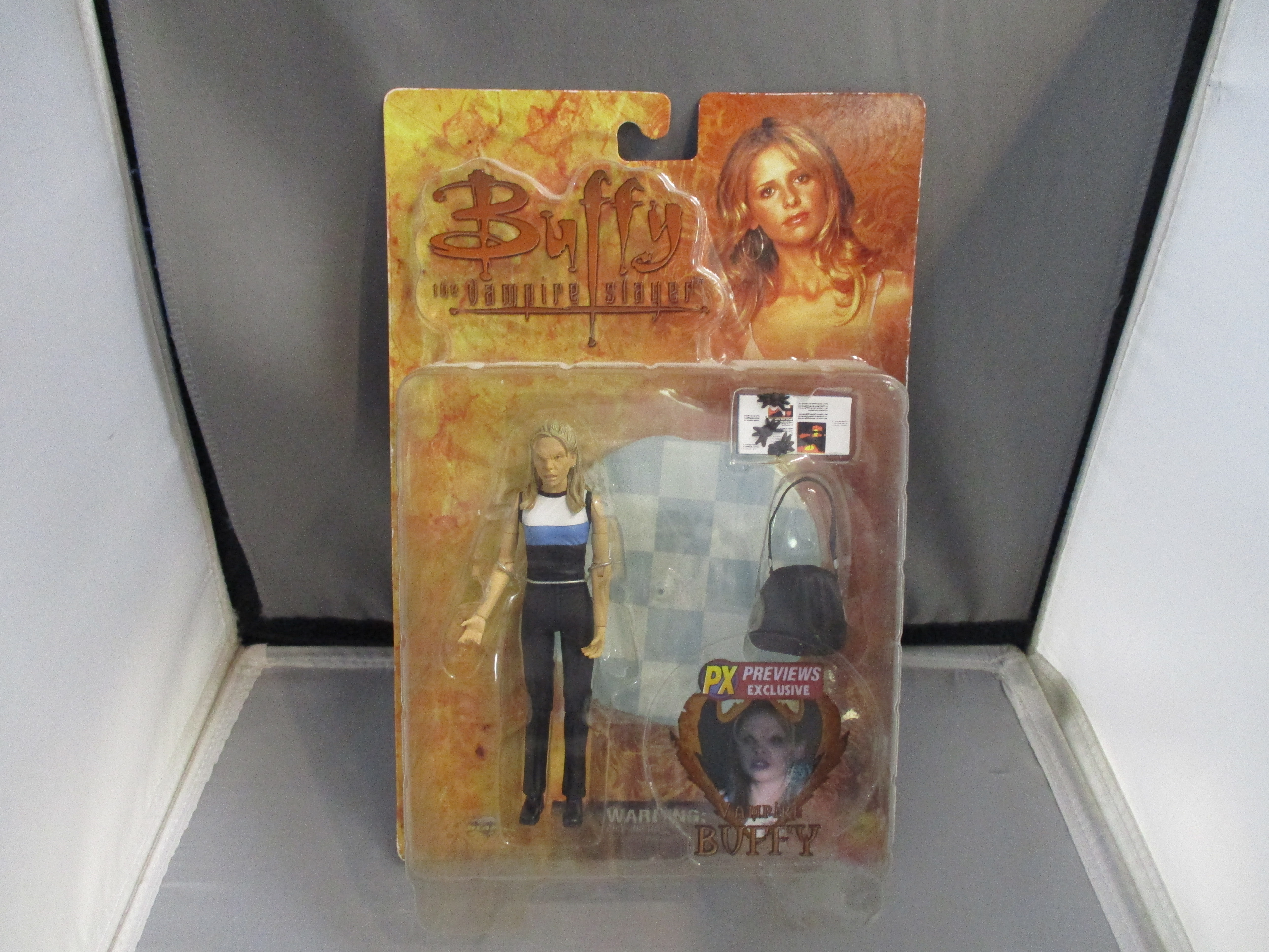 Diamond Select Vampire Buffy (previews exclusive)