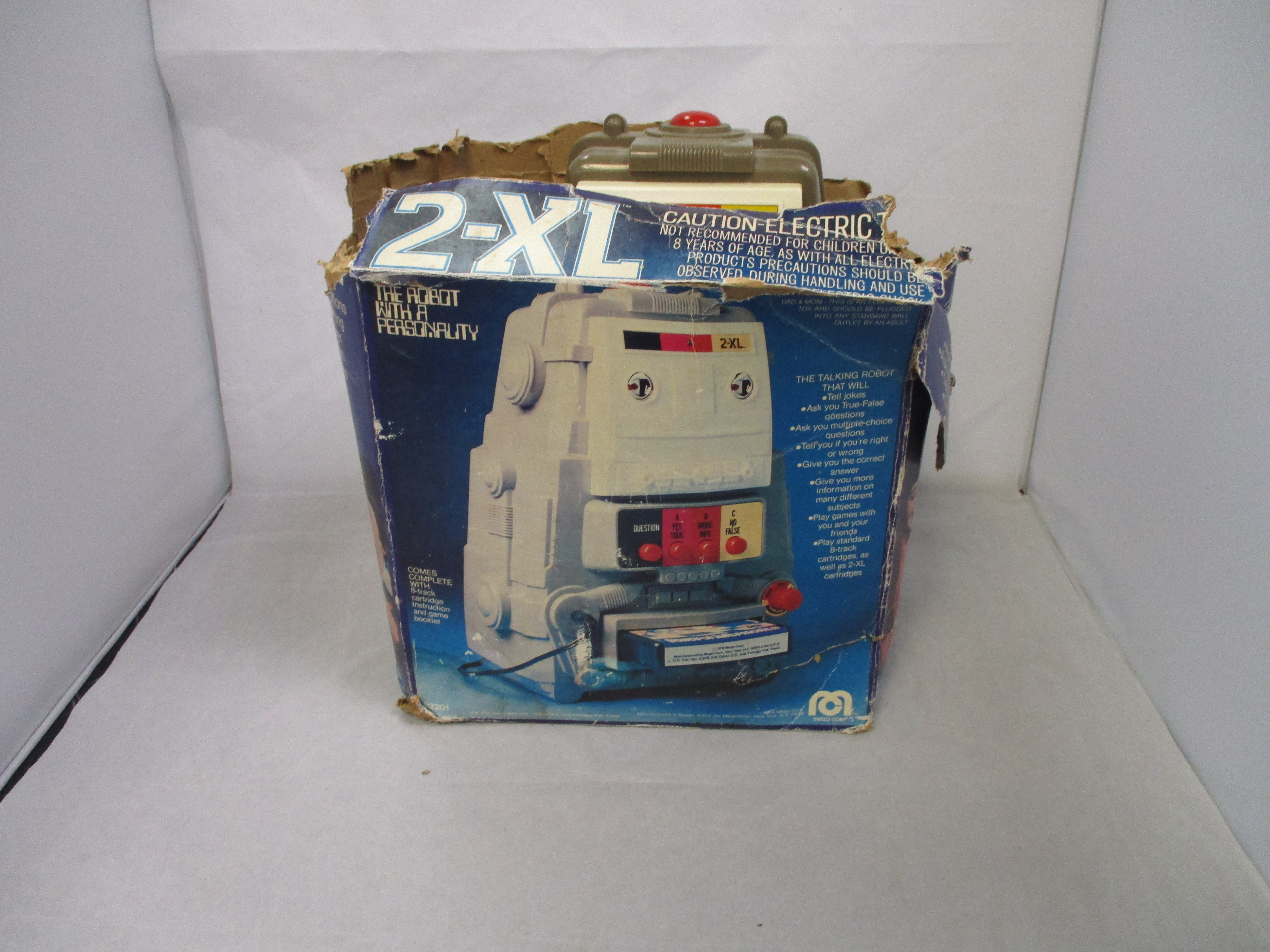 MEGO 2-XL Talking Robot