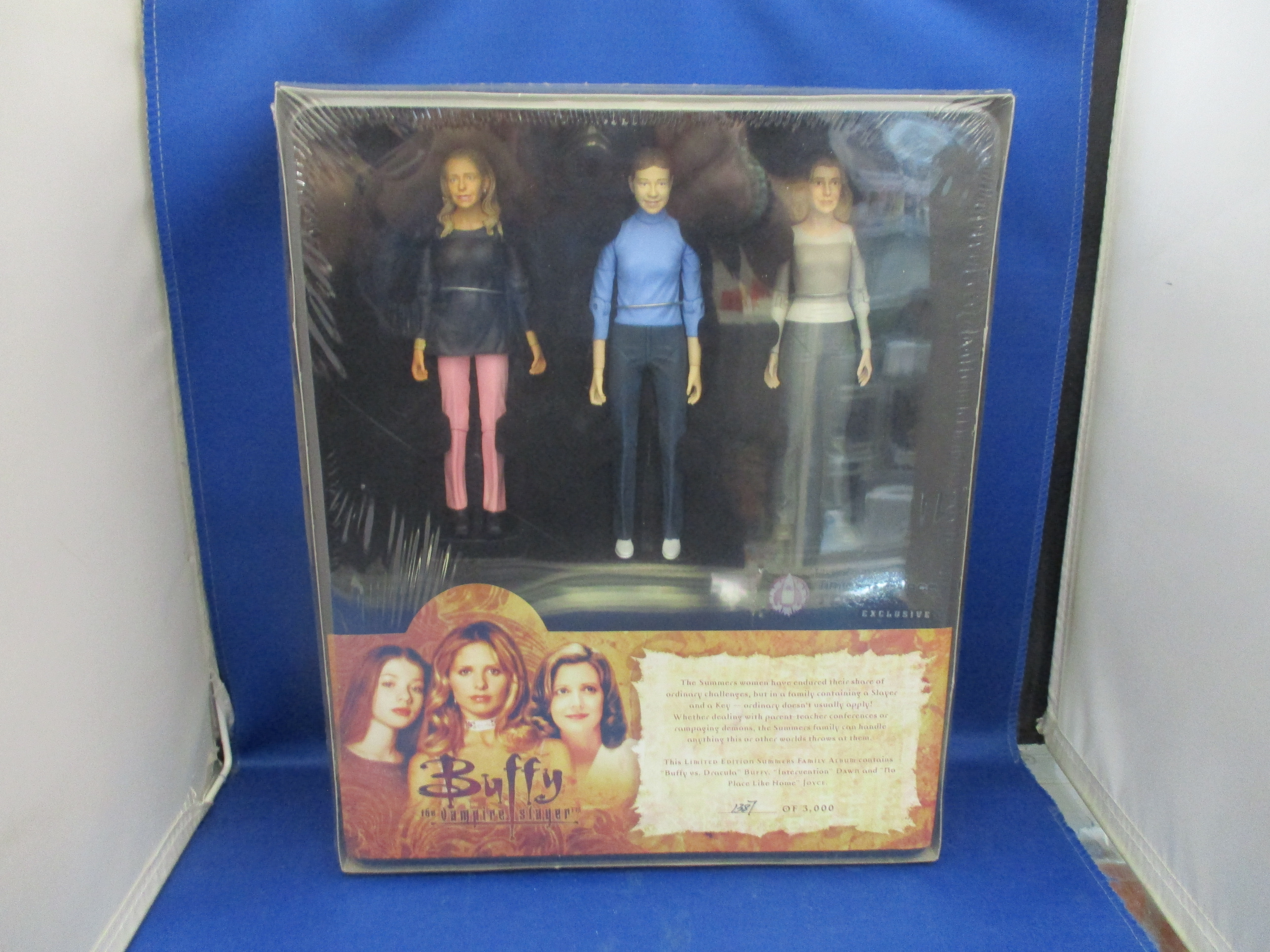 Diamond Select Toys Buffy the Vampire Slayer Summers Family Album 3 Pack