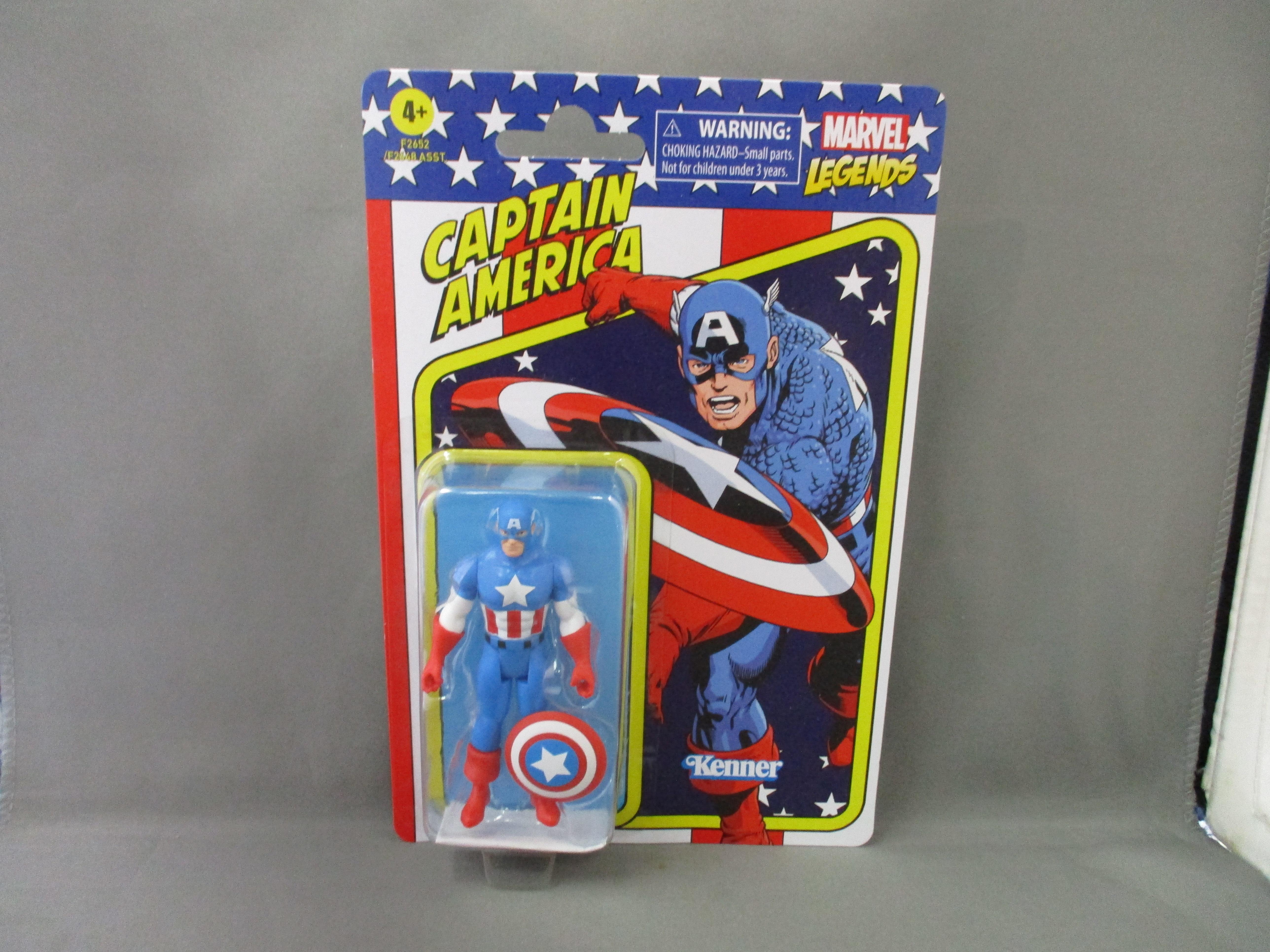 Hasbro Marvel Legends Retro 3.75 Captain America