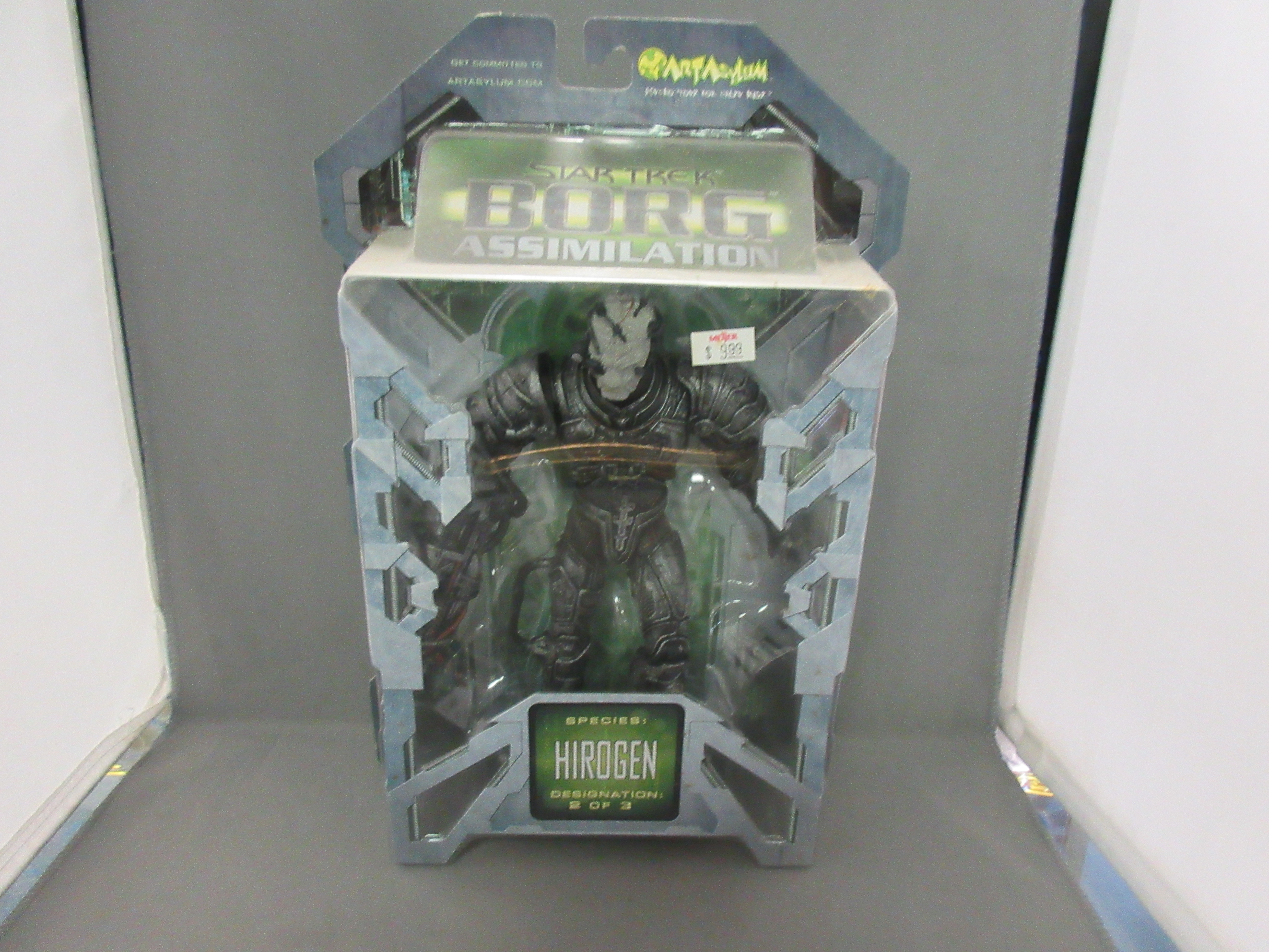 Art Asylum Star Trek Borg Assimilation Hirogen