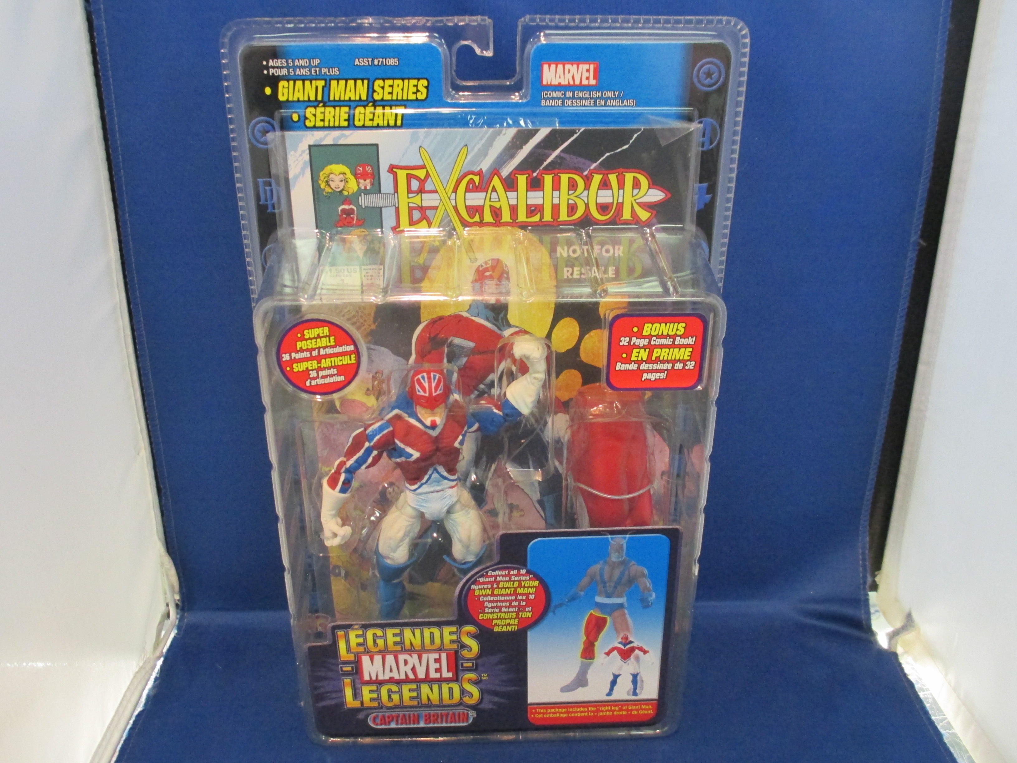Toybiz Marvel Legends Giant Man Series Captain Britain