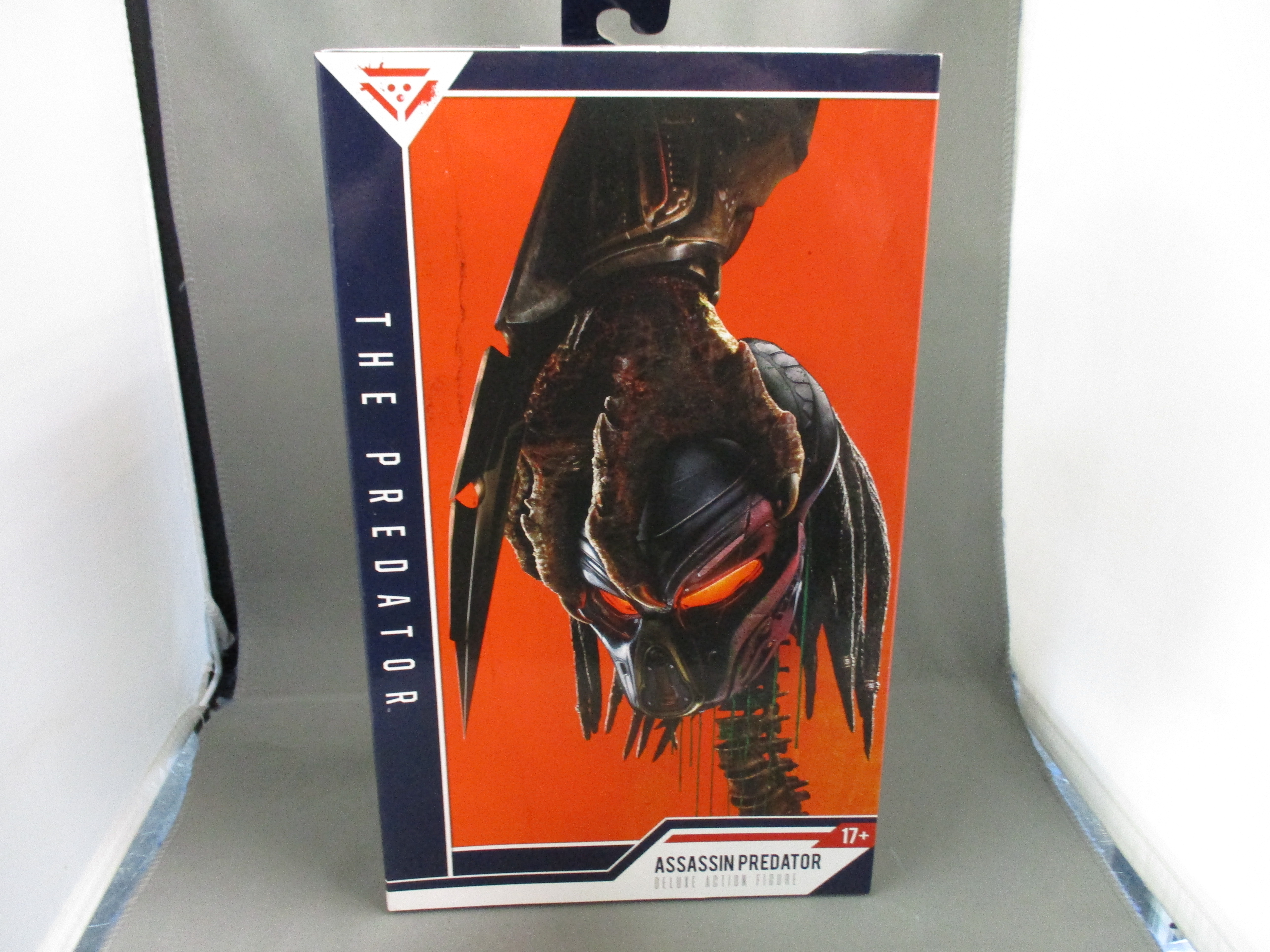 NECA The Predator Deluxe Assassin Predator
