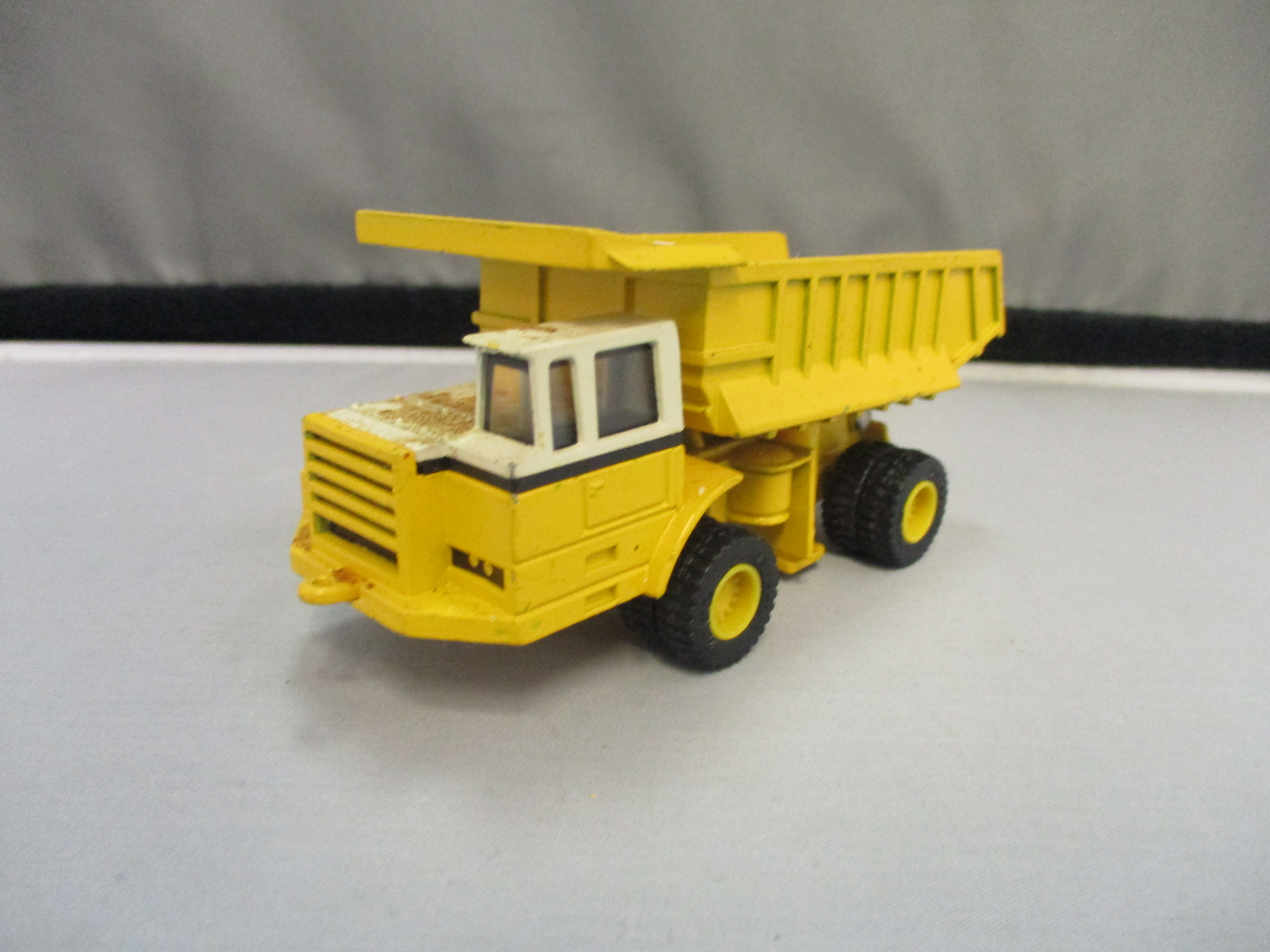 Ertl International Quarry Dump Truck