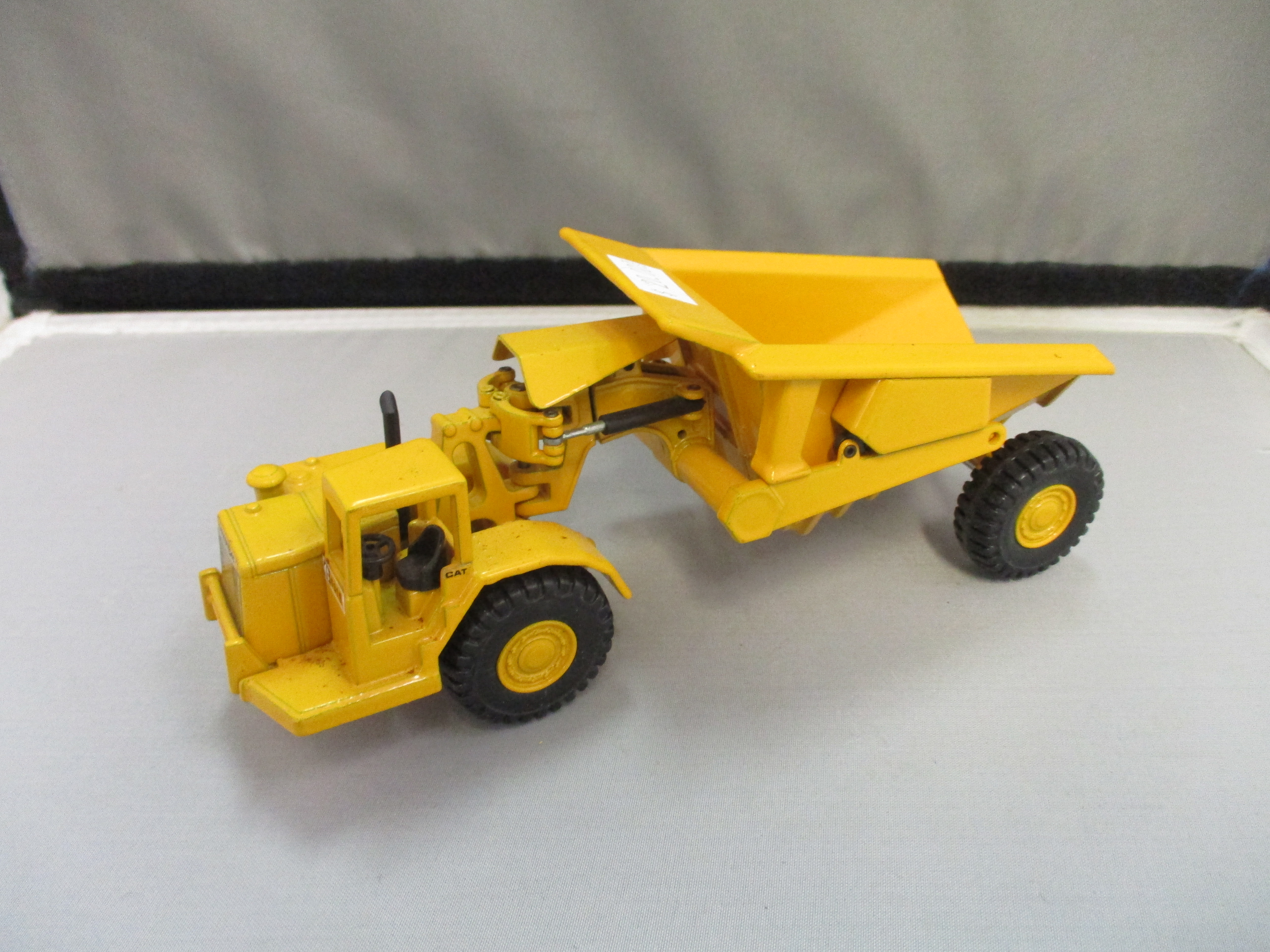 Caterpillar Cat 631 Tractor With Tipper