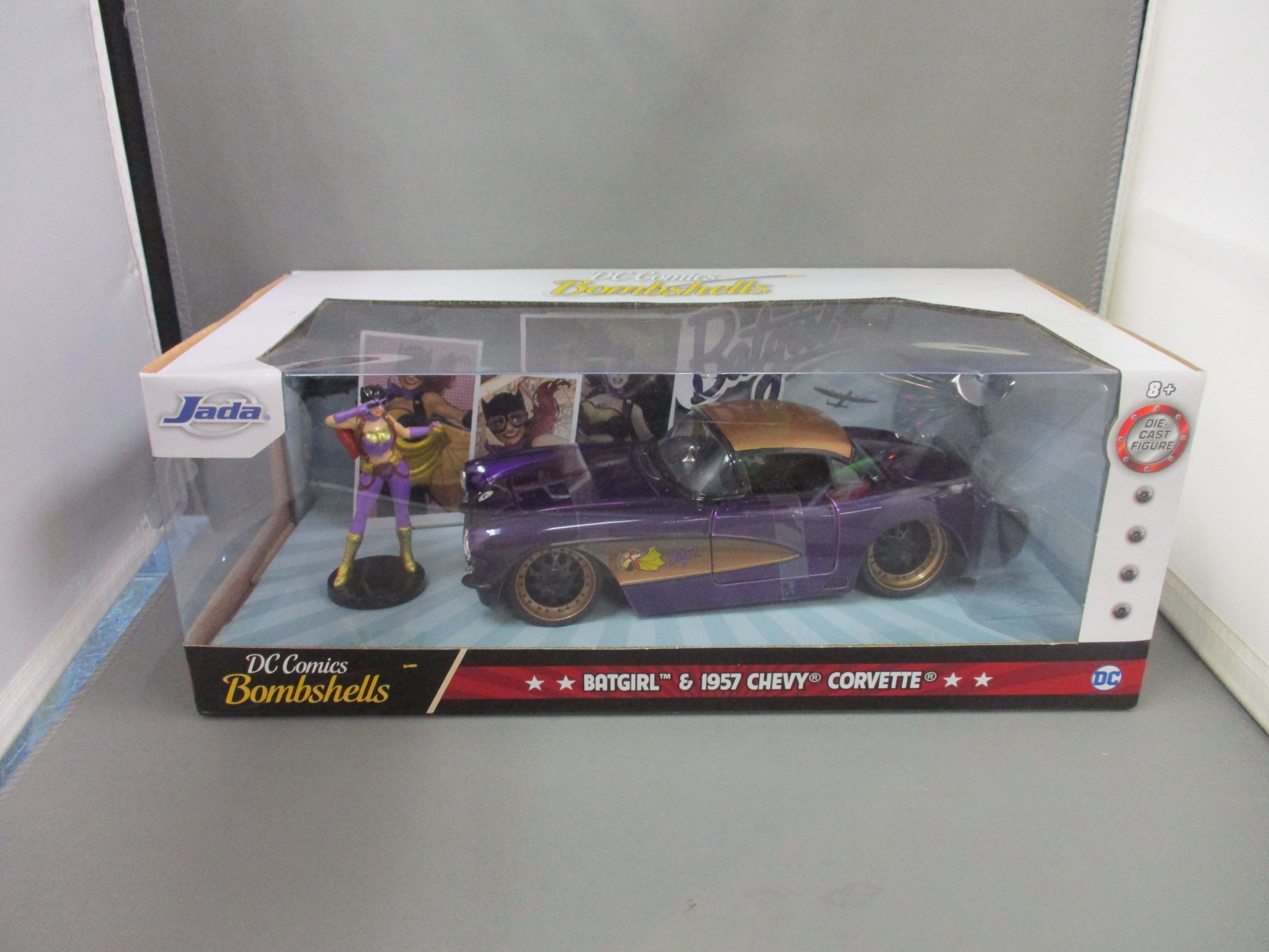 Jada Toys Dc Comics Bombshells Batgirl & 1957 Chevy Corvette