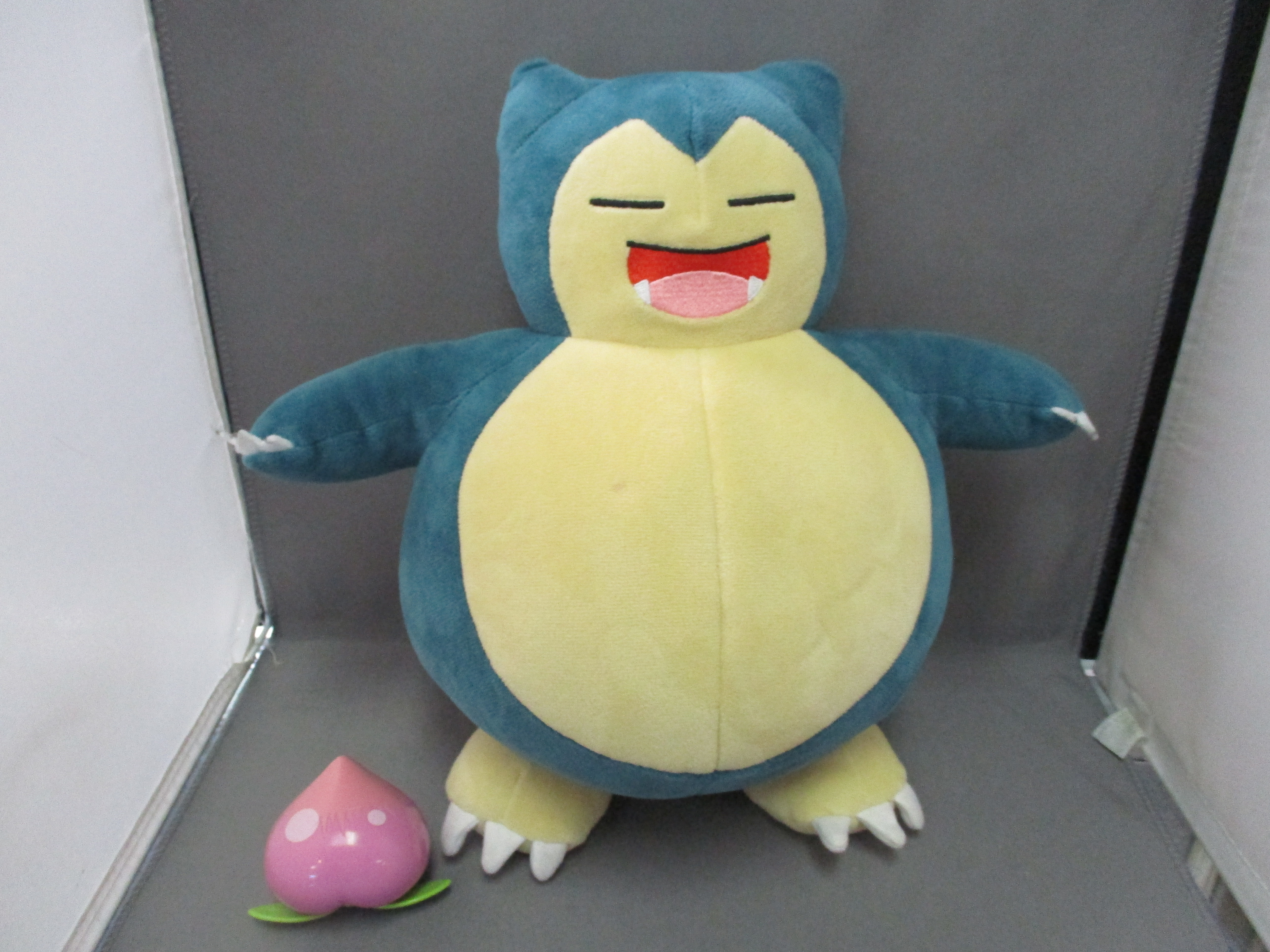 Pokemon Plush Snooze Action Snorlax W/ Pecha Berry