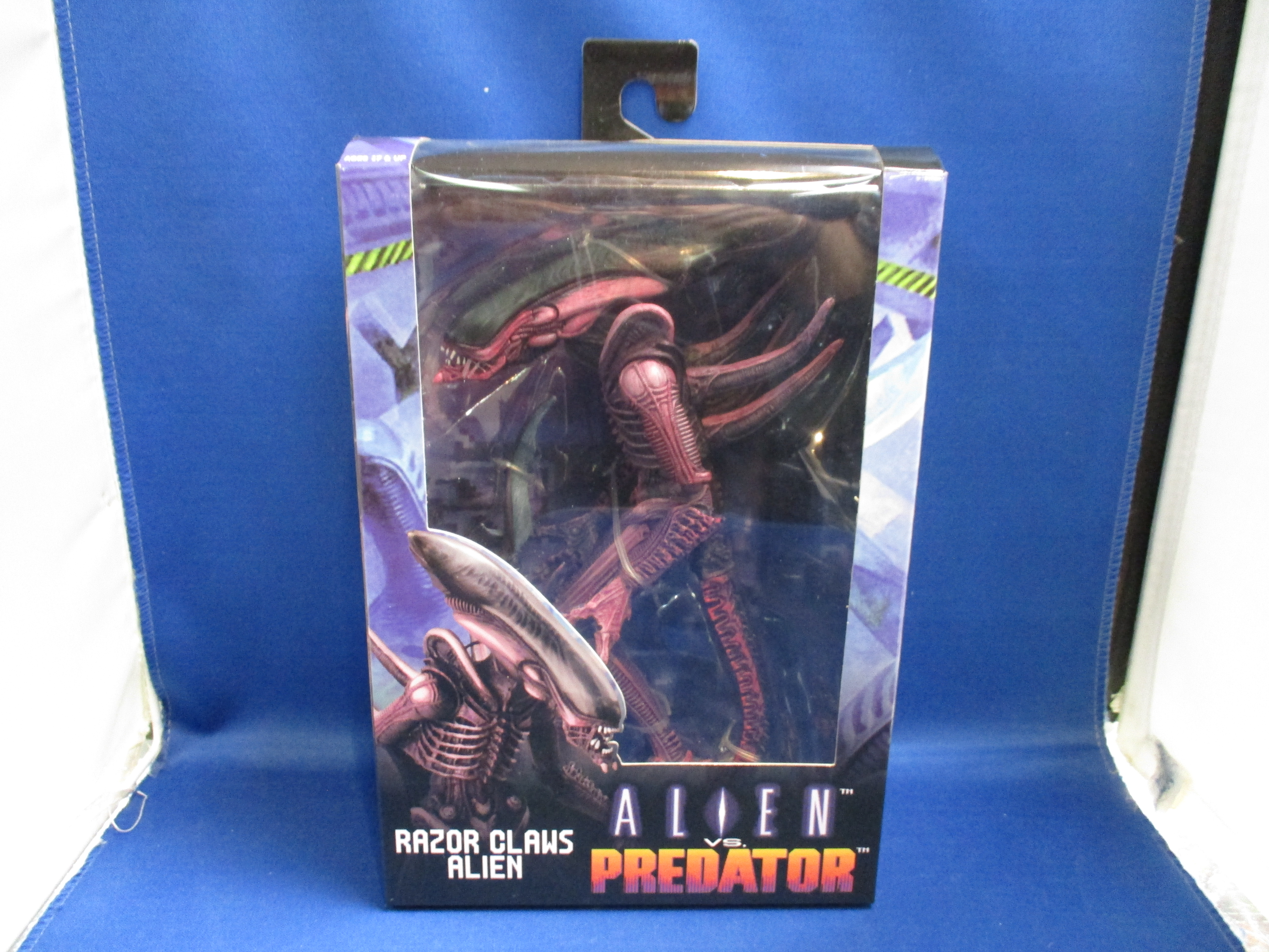 NECA Alien vs. Predator Video Game Razor Claws Alien
