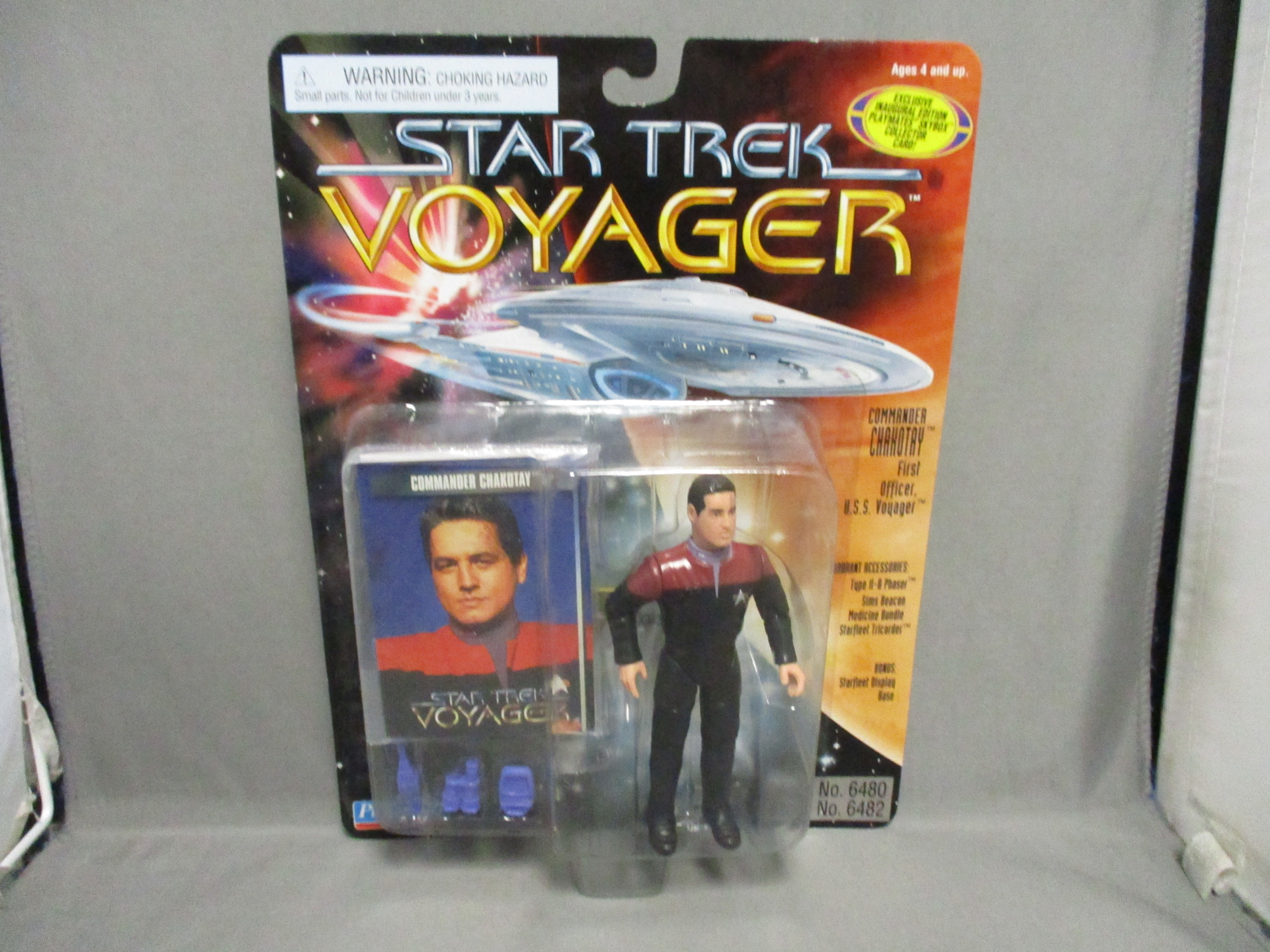 Star Trek Voyager Commander Chakotay