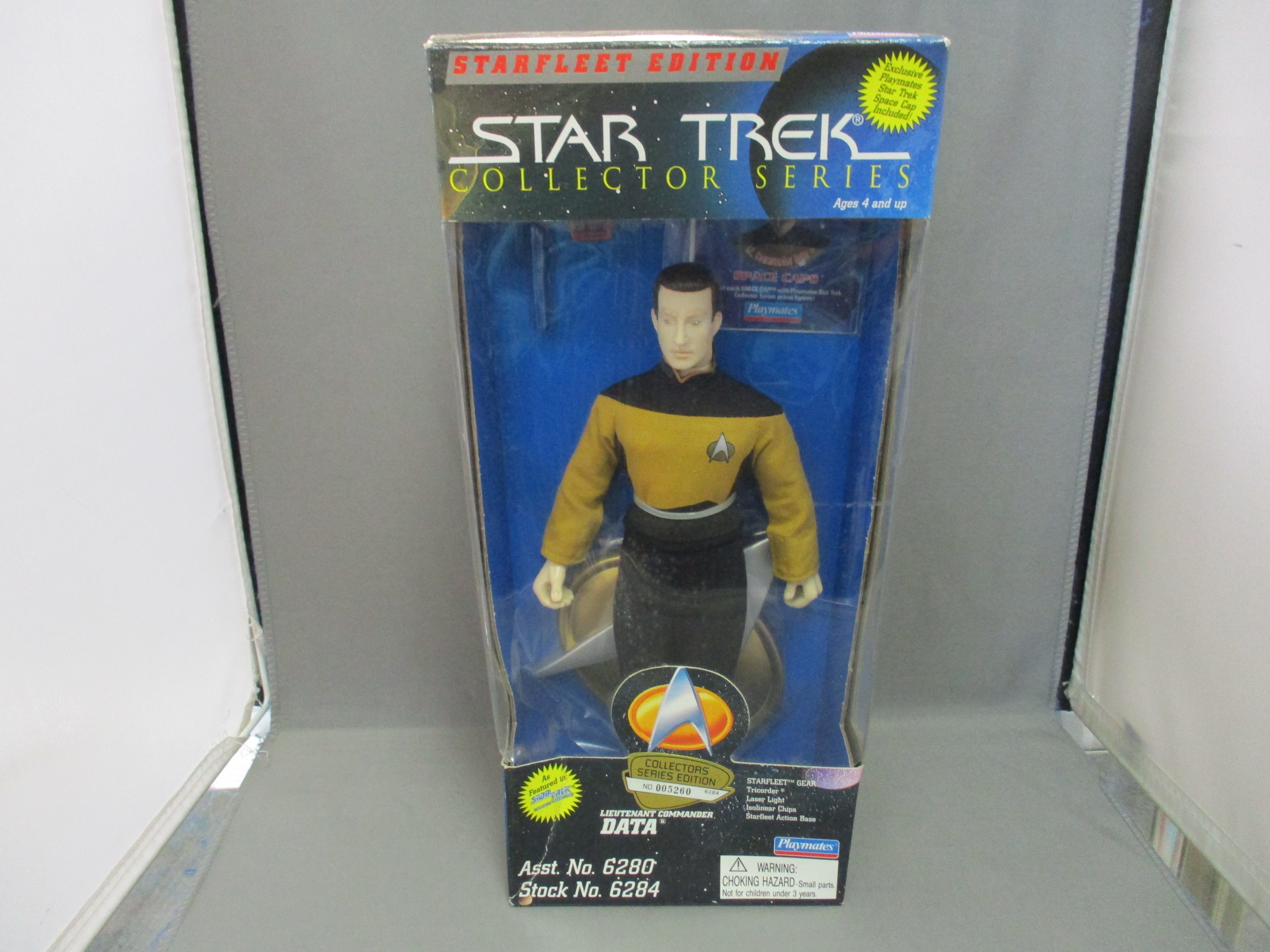 Collector Series 10" LT. Commander Data