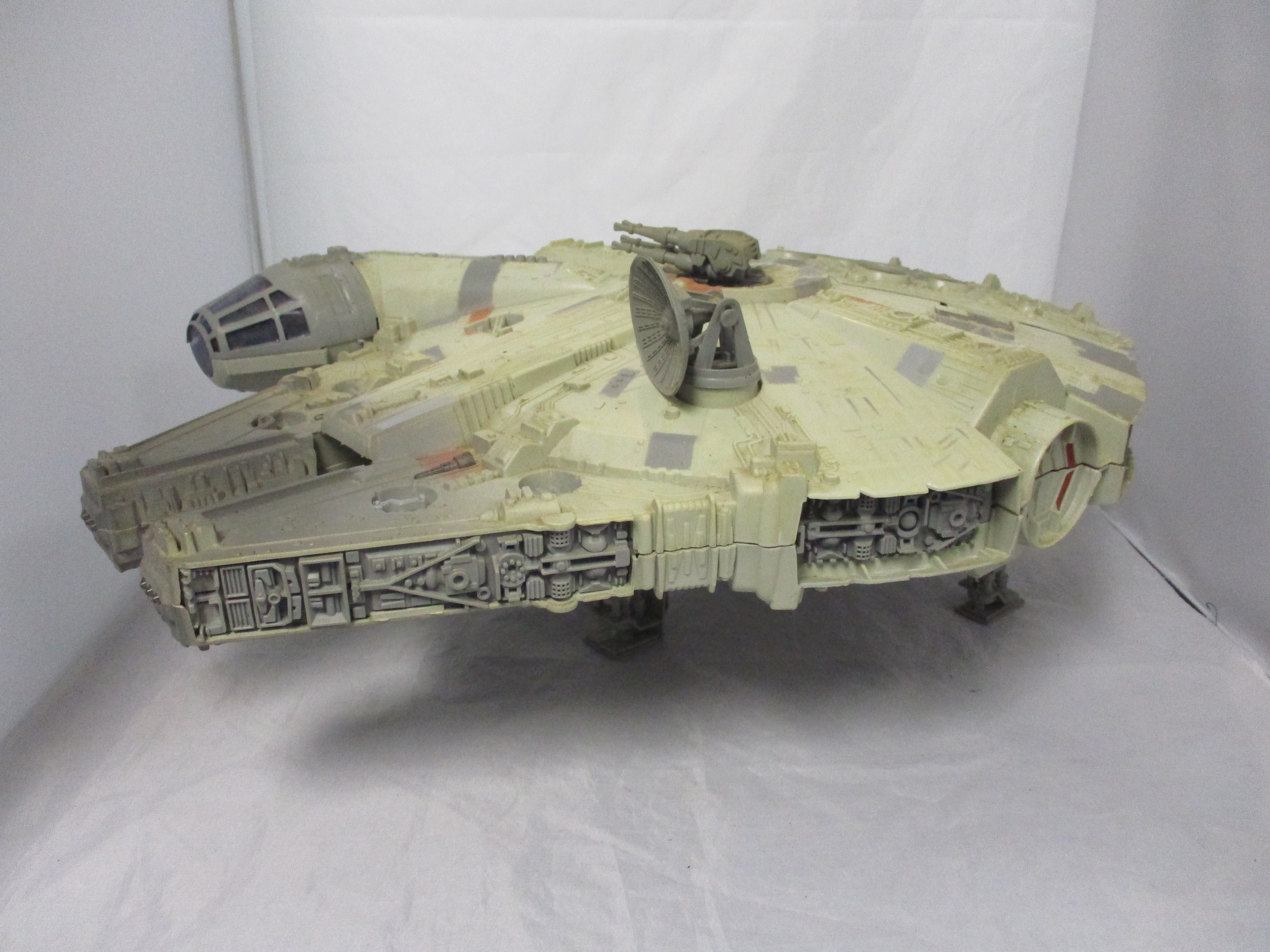 POTF Millennium Falcon (electronic)