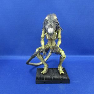 Hiya Toys Alien Vs. Predator 1:18 Scale Predalien (requiem)