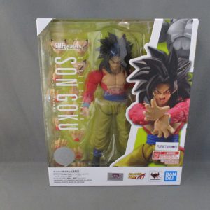 Dragon Ball Z S.H.Figuarts Super Saiyan 4 Son Goku