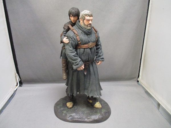 Game of Thrones 10" Hodor and Bran Statue