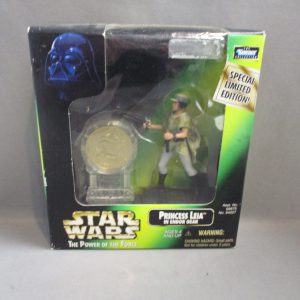 POTF Princess Leia in Endor Gear W/ Coin