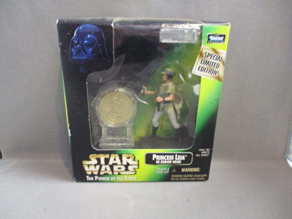 POTF Princess Leia in Endor Gear W/ Coin