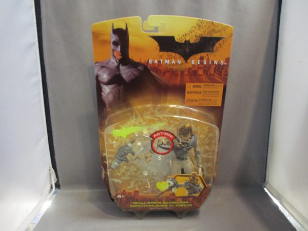 DC Batman Begins Skull Strike Scarecrow