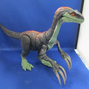 Jurassic World Dominion Sound Slashin' Therizinosaurus