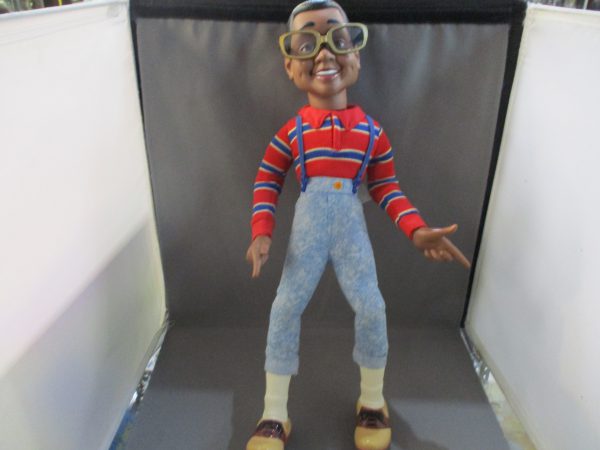 Hasbro Family Matters Steve Urkel Talking Doll