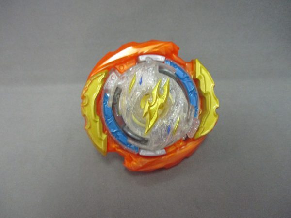 Beyblade Quaddrive Cyclone Roktavor R7