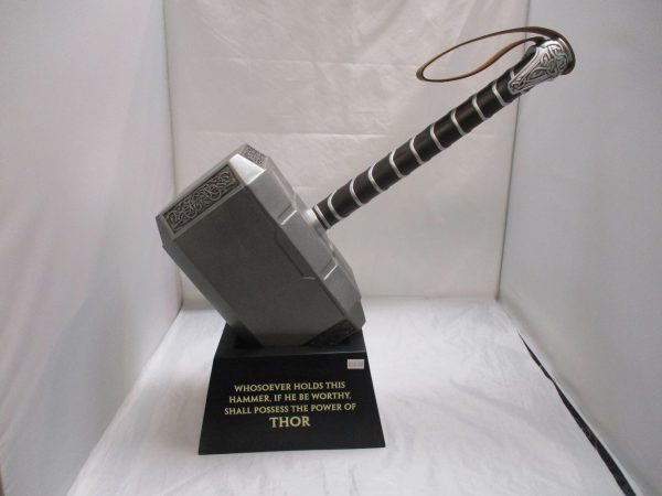 The Mighty Hammer Mjolnir Replica With Base Thor: The Dark World