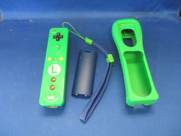 Nintendo Wii Luigi Remote