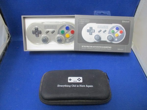 8Bitdo SF30 Bluetooth Gamepad w/ Case
