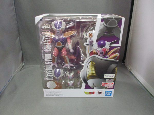S.H.Figuarts Dragonball Z Frieza First Form & Frieza Pod