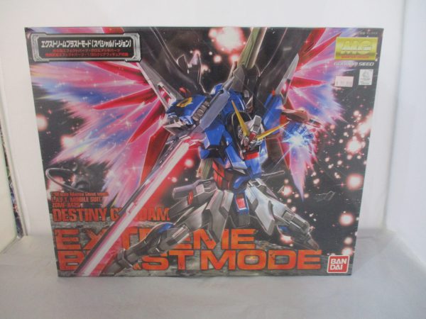 Destiny Gundam ZGMF-X42S Extreme Blast Mode MG 1/100 Model Kit