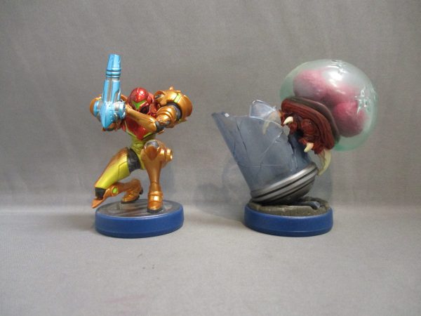 Amiibo Metroid Samus Aran & Metroid 2 Pack