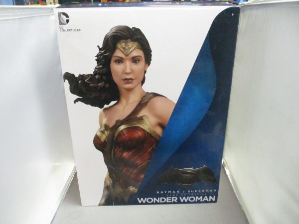 DC Collectibles Batman v Superman Dawn of Justice Wonder Woman Statue