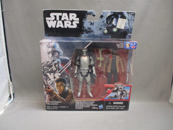 The Force Awakens Finn (Jakku) vs. Captain Phasma
