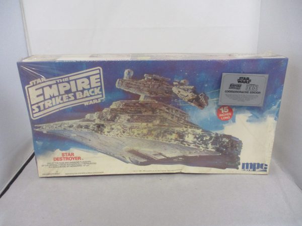 ERTL Empire Strikes Back Star Destroyer Model Kit Commemorative Edition