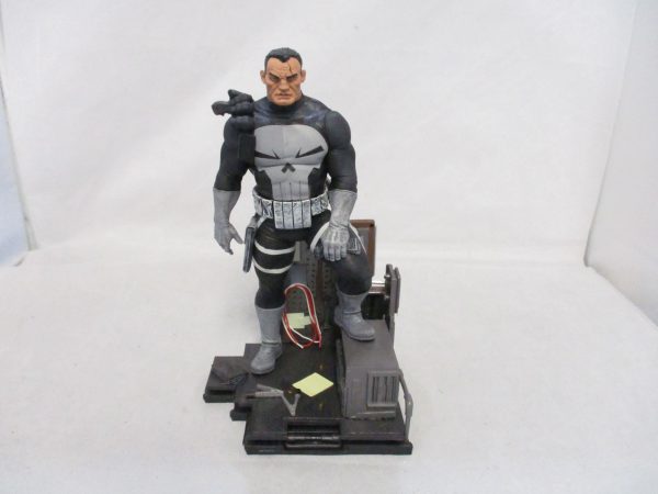 Diamond Select Gallery Punisher PVC Statue