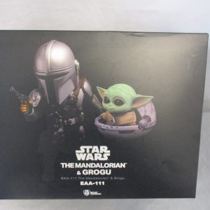 Star Wars Beast Kingdom Mandalorian and Grogu. EAA-111