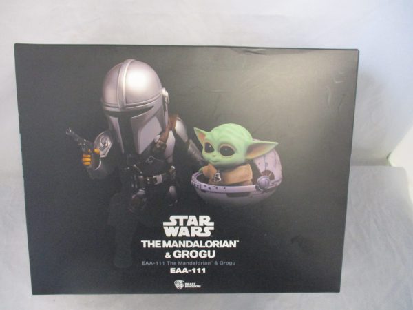 Star Wars Beast Kingdom Mandalorian and Grogu. EAA-111
