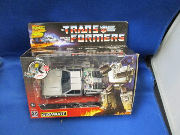 Hasbro Transformers / Back To The Future Deluxe Class Gigawatt