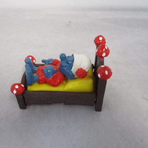 Schleich Smurfs Smurf in Bed