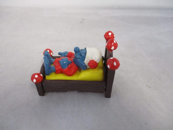 Schleich Smurfs Smurf in Bed