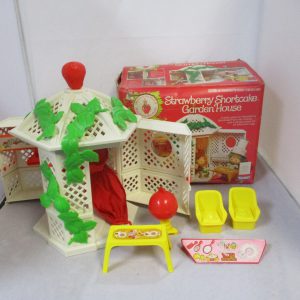 Kenner Strawberry Shortcake Garden House
