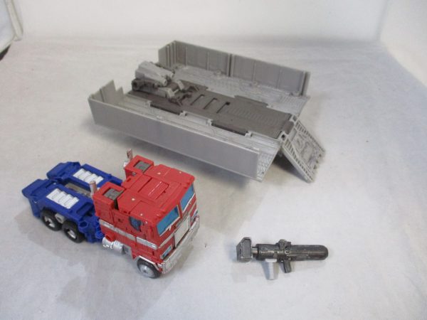 WFC Earthrise Optimus Prime