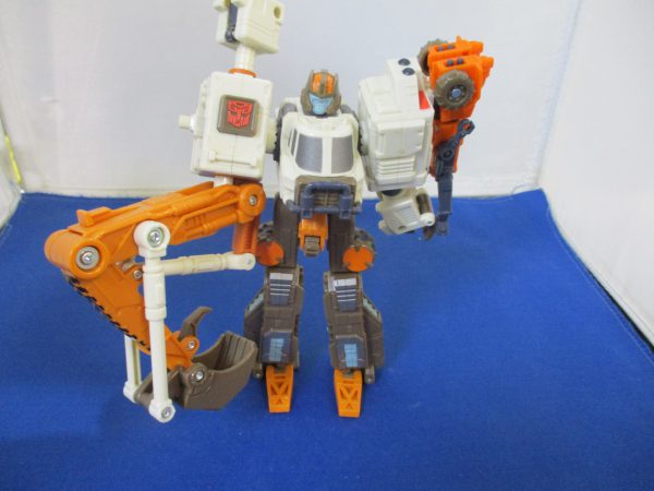 Armada Hoist W/ Refute
